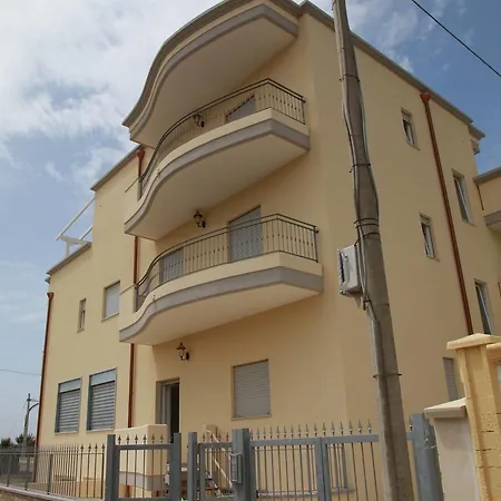 게스트하우스 Baia Dei Delfini Marina Di Pulsano